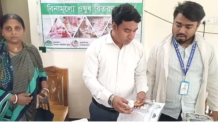 রায়পুরের মীরগঞ্জ বাজারে "পল্লী মঙ্গল" কর্মসূচী শাখার উদ্যোগে ফ্রি মেডিকেল ক্যাম্প চালু